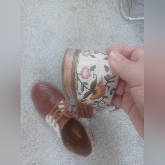 Sundance Laidback London Tooled Leather Coriander Floral Embroidered 39 Boatshoe - Picture 2 of 6